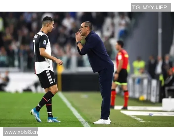 尤文前球员揭露C罗对萨里战术不满用吃草方式表达自己对比赛的理解