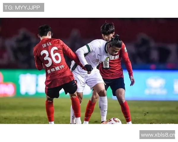 半场战报兰克尔泽补射得分青岛海牛暂时领先武汉三镇亚泰降级危机加剧