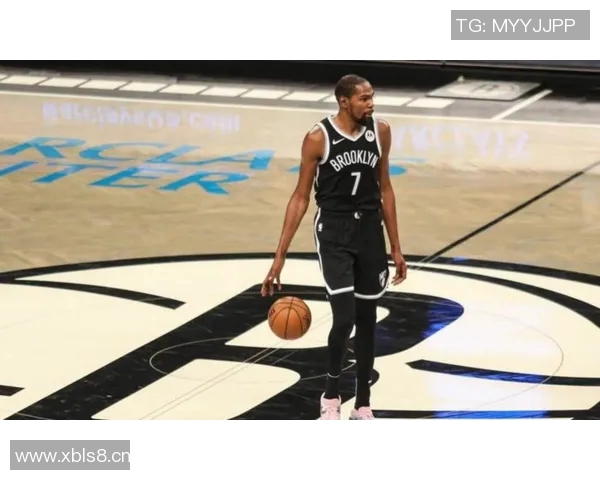 杜兰特被沃尔夫投篮失误砸脸愤怒吐槽投篮质量差劲的搞笑瞬间