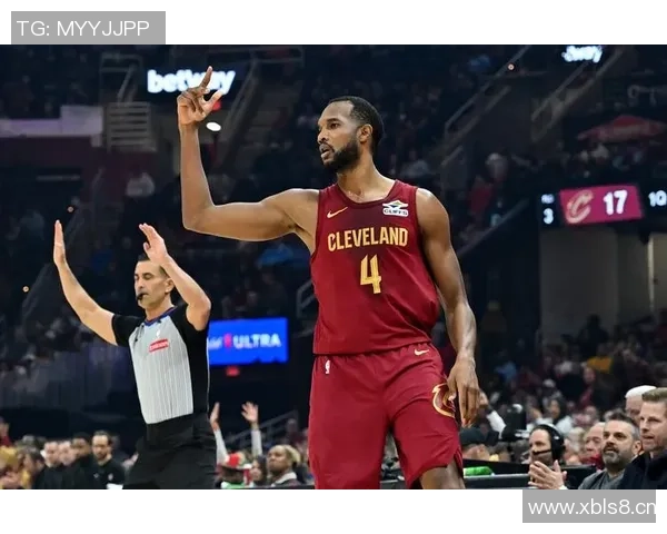 莫布里高效表现7投5中贡献14分5篮板4助攻三分球命中率出色