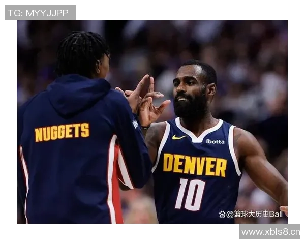 小哈达威替补表现出色全场12投7中三分命中率高达44贡献18分3篮板 小哈达威替补表现出色全场12投7中三分命中率高达44贡献18分3篮板