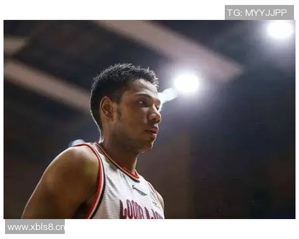 祝铭震19分钟高效表现7中5砍下16分三分球6中4展现出色状态