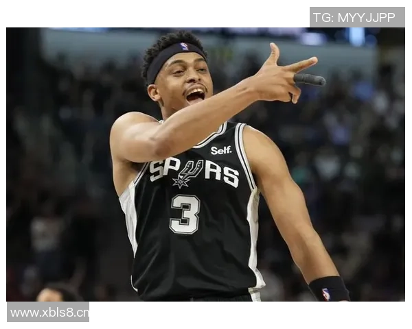 凯尔登约翰逊表现平平12分1板1助外线手感不佳三分球未能命中