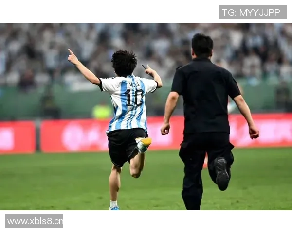 弗拉格感受球迷热情期待继续展现精彩表现回馈支持