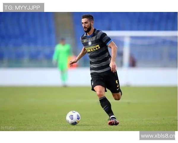 国米球探现场考察小罗比尼奥将与其经纪人进行深入洽谈 国米球探现场考察小罗比尼奥将与其经纪人进行深入洽谈